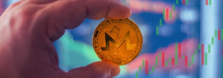 How does Monero ensure untraceable transactions in cryptocurrency
